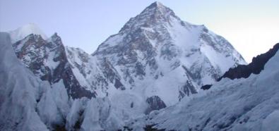 K2: Polscy alpiniści przerwali atak na szczyt - pomagali Rosjance
