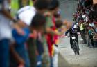 Szalony zjazd rowerzysty w kolumbijskim mieście