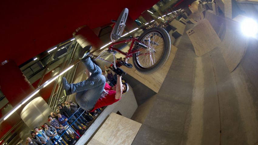 BMX: Red Bull Metro Pipe w Madrycie