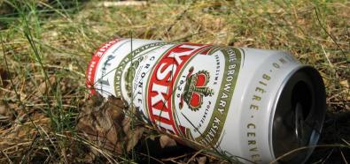 Polacy piją coraz tańsze piwa