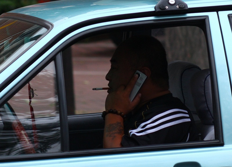 papierosy, nałóg, palacze, samochody, kierowcy